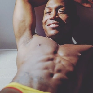 Aktiver Black Boy aus Zürich sucht Gaysex